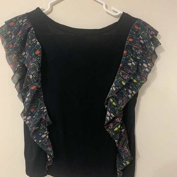2/$25 Anthropologie top with ruffles EUC - Picture 5 of 5